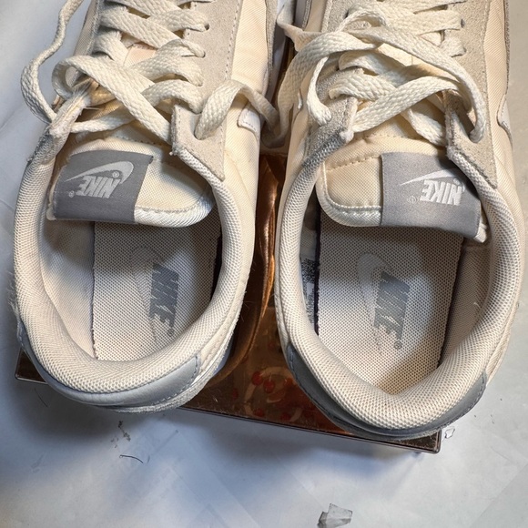 Nike Women's Athletic Shoes in Cream and Gray CK2351-101 - Picture 5 of 11